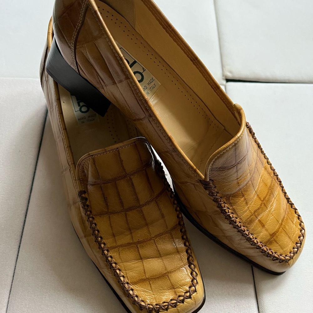 GALO ladies heels, size 40, Butterscotch color